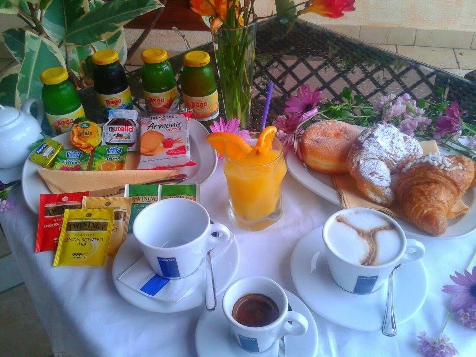 Castello Di Tavolara Hotel Porto San Paolo  Buitenkant foto